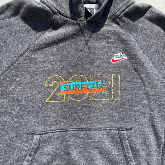 Men's Nike Hoodie Gray Swish Surf Club M Pocket Pullover Streetwear Active Gym - Picture 7 of 14